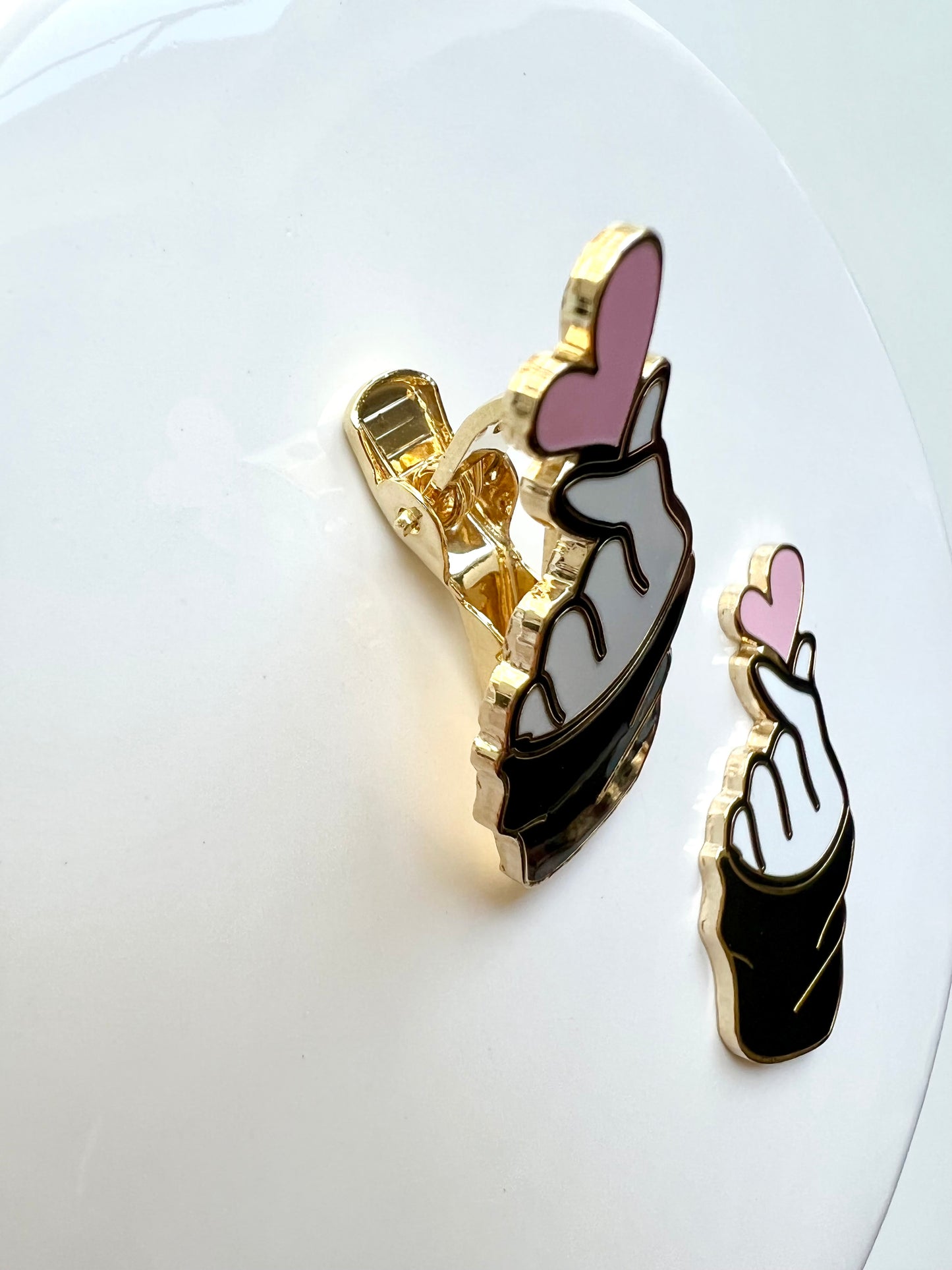 Finger Pink Heart & Black Sleeve CLIP