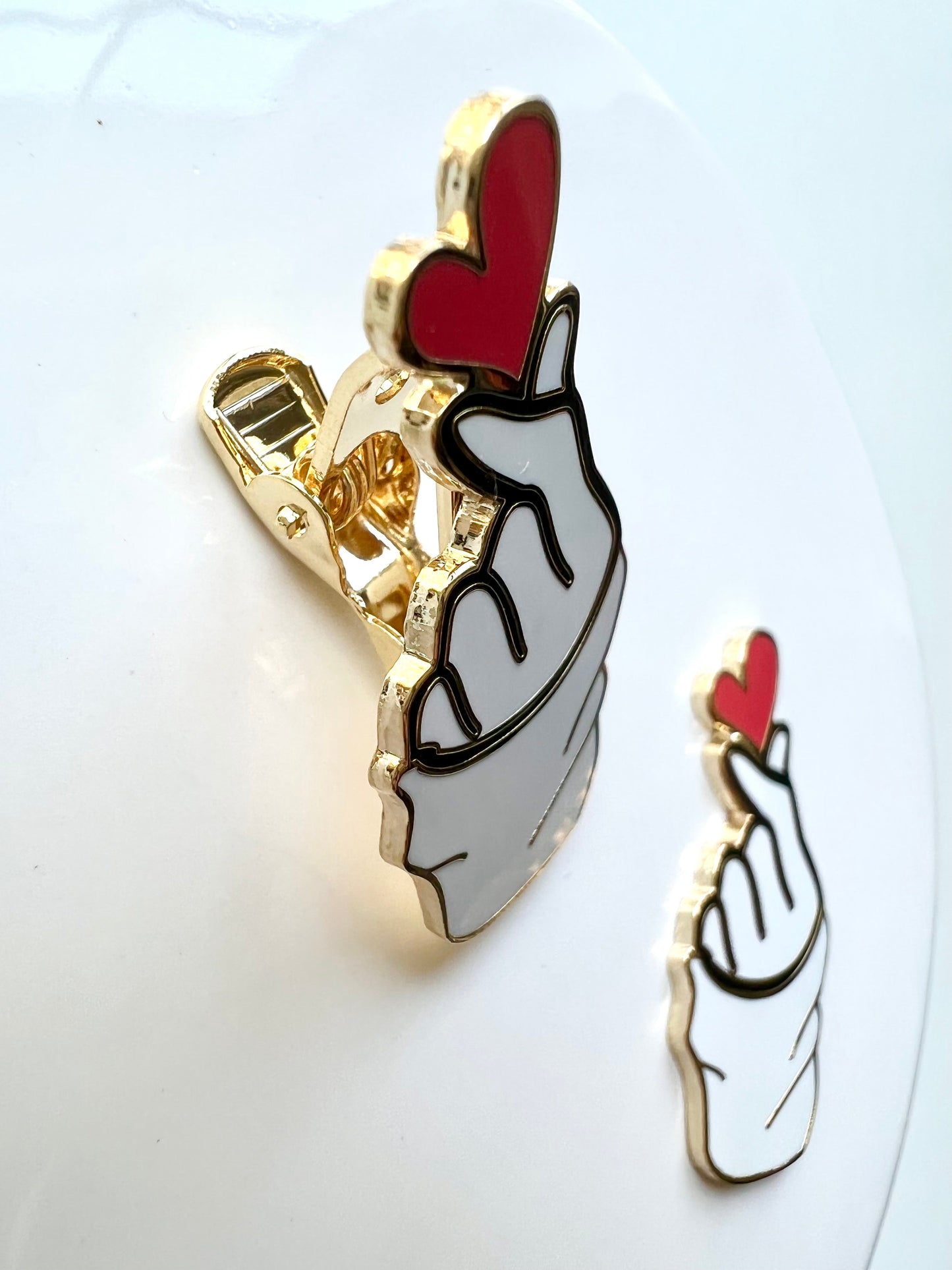 Finger Red Heart & White Sleeve CLIP