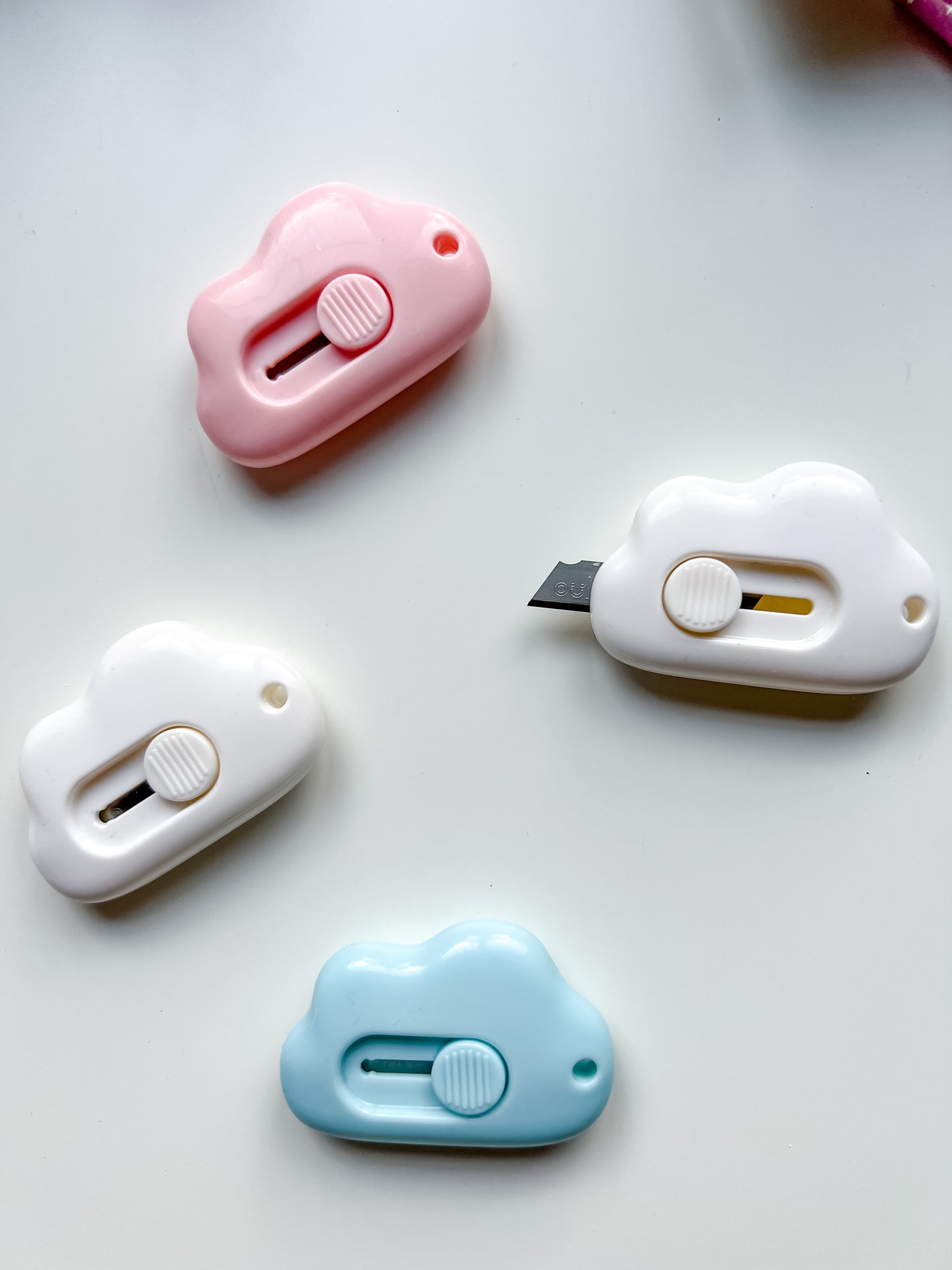 Kawaii Mini Cloud Retractable Blade